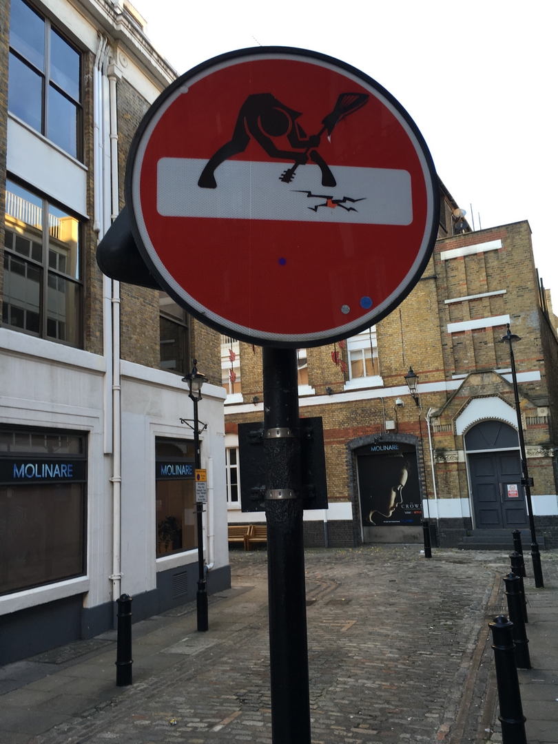 Street Art, Shoreditch, London, street art tour, tour guide, Banksy, Stik, Roa, Dismaland, Dr D, Vermibus, Alo, Clet Abraham,